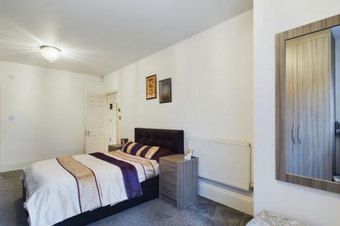 2 bedroom flat for sale, Royal Drive, Princess Park Manor Royal Drive, N11