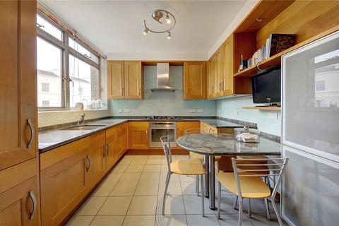 3 bedroom flat for sale, Park Road, London