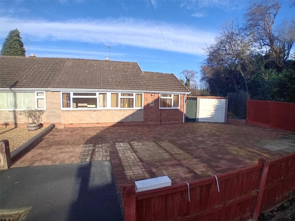School Grove, Oakengates, Telford, Shropshire, TF2 3 bed bungalow for sale £270,000