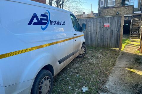 Flat 1, 586 Rainham Road South, Dagenham, RM10 7XD