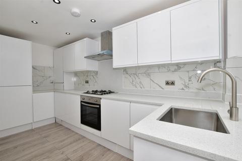 2 bedroom apartment for sale, Dilston Road, Leatherhead, Surrey