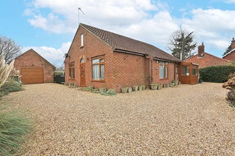 4 bedroom bungalow for sale, South Walsham Road, Acle, Norwich, NR13
