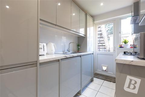 37 Grantham Gardens, Romford, RM6 6HH