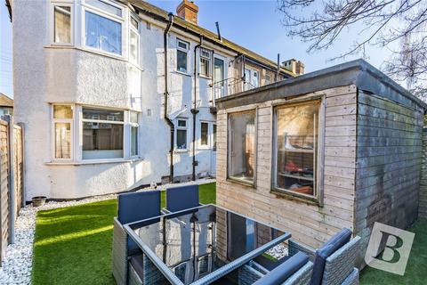 37 Grantham Gardens, Romford, RM6 6HH