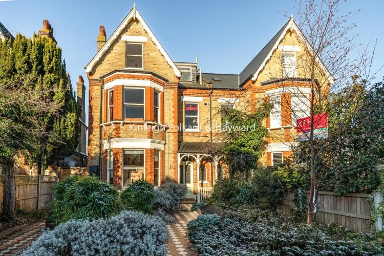 Crescent Road Beckenham BR3 2 bed apartment £1,650 pcm (£381 pw)