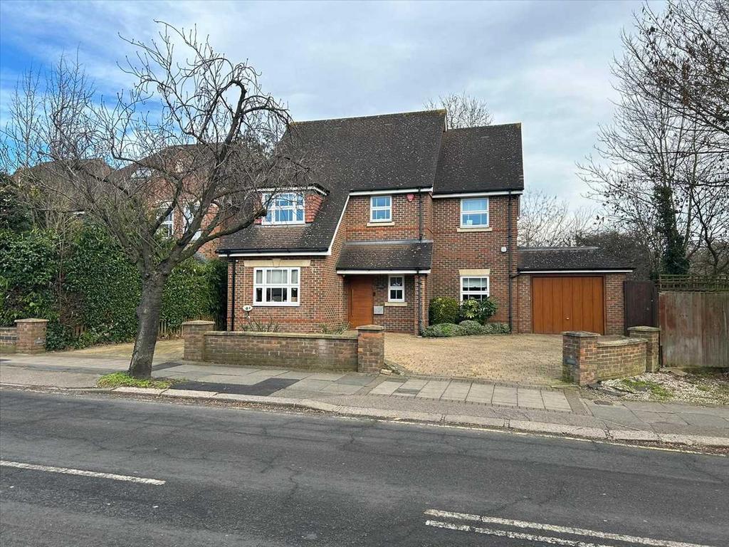Flower Lane, Mill Hill 5 bed detached house for sale £1,550,000