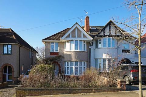 17 Ridding Lane, Greenford, UB6 0JX