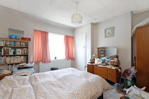 17 Ridding Lane, Greenford, UB6 0JX