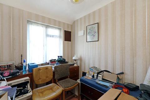 17 Ridding Lane, Greenford, UB6 0JX