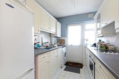 17 Ridding Lane, Greenford, UB6 0JX