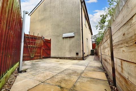 16 Clockhouse View, Street, BA16 0PH