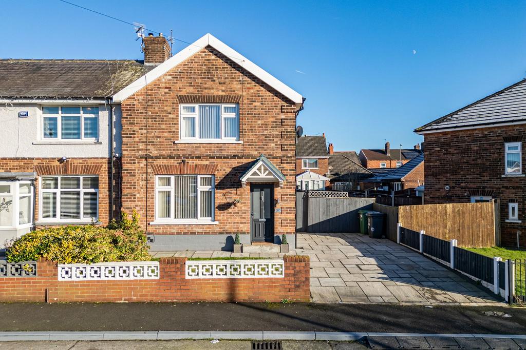 Widnes, Widnes WA8 3 bed end of terrace house for sale £200,000
