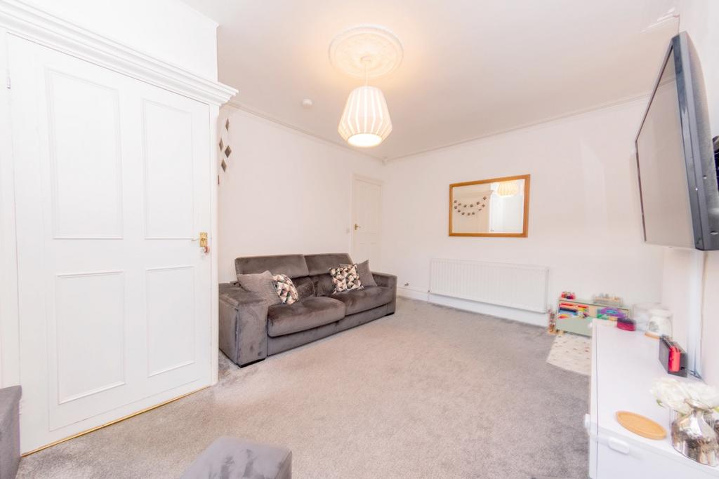 Fountain Street, Morley, Leeds 2 bed end of terrace house for sale £