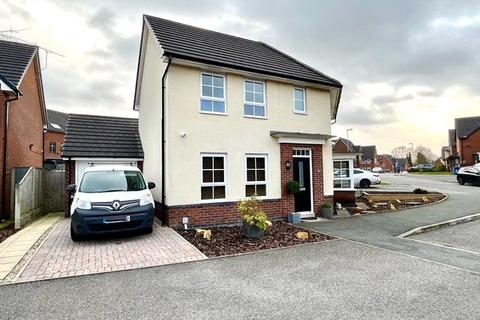 3 bedroom detached house for sale, Omrod Road, Heywood, Greater Manchester, OL10