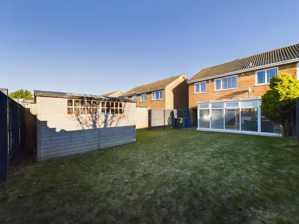 Highfields, Towcester, NN12 4 bed semidetached house £350,000