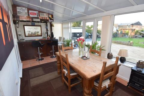 11 Antrobus Road, Amesbury, Salisbury, SP4 7NT