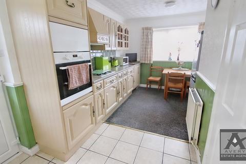 4 Warwick Close, Weston-super-mare, BS22 8NR
