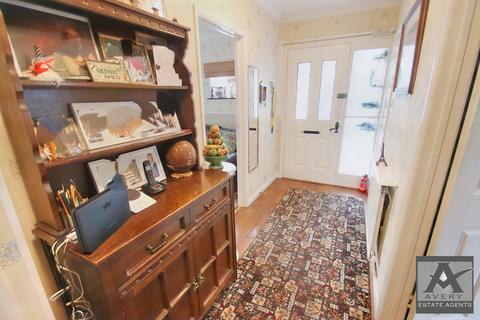 4 Warwick Close, Weston-super-mare, BS22 8NR