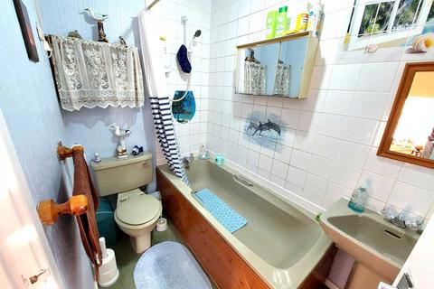 134 Alburgh Close, Bedford, MK42 0HF