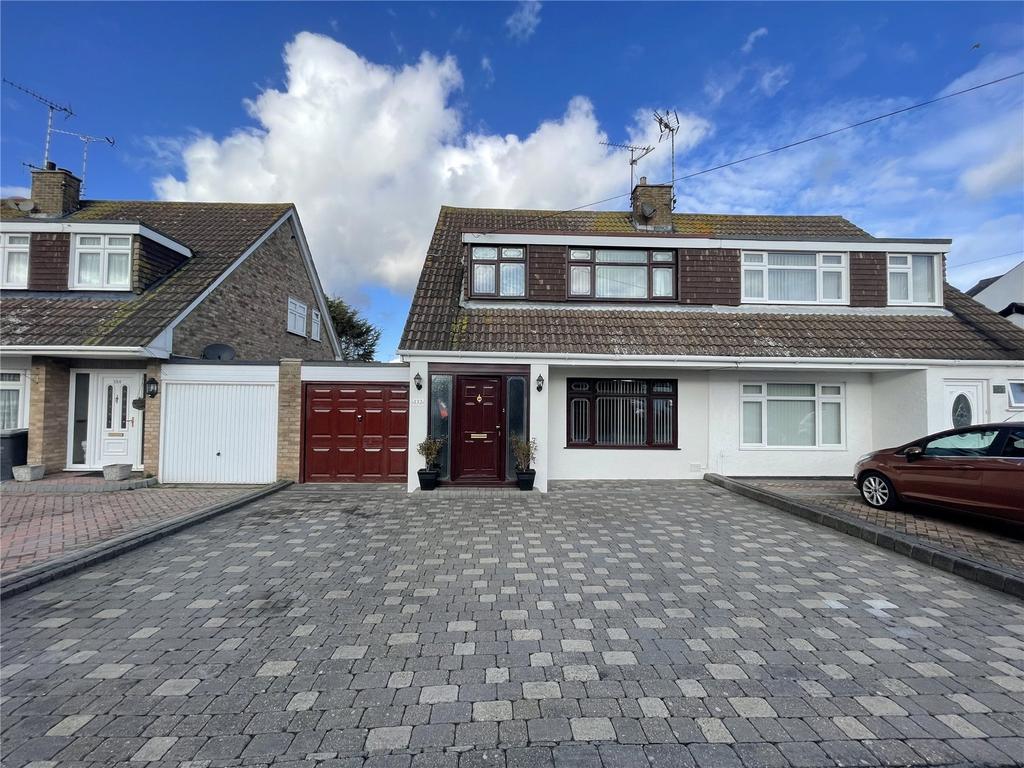 Conway Avenue, Great Wakering, Essex, SS3 3 bed semidetached house for