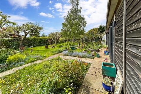 58 Greentrees Avenue, Tonbridge, TN10 4NE