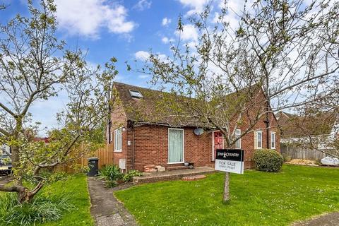 4 bedroom detached bungalow for sale, Greentrees Avenue, Tonbridge TN10