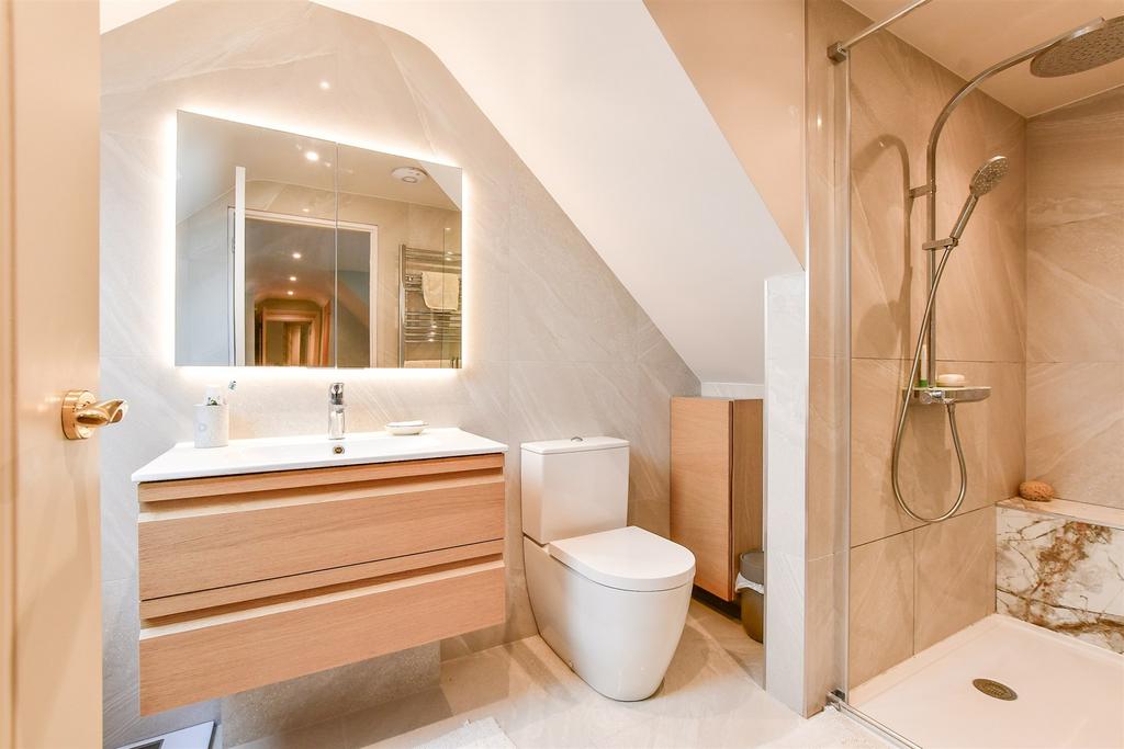 En-Suite Bathroom