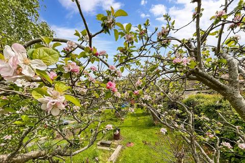 58 Greentrees Avenue, Tonbridge, TN10 4NE