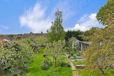 58 Greentrees Avenue, Tonbridge, TN10 4NE
