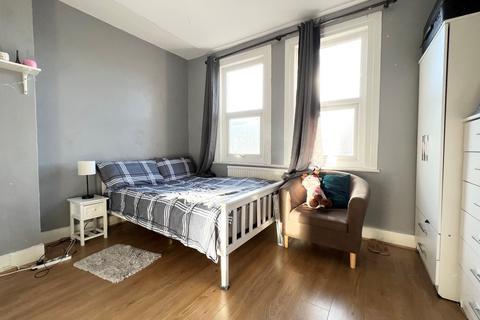 3 bedroom end of terrace house for sale - Clarendon Road, London, N15