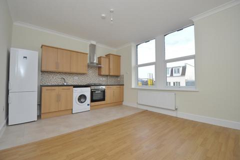 3 bedroom flat to rent, Wightman Road, London, N4