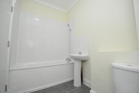 3 bedroom flat to rent, Wightman Road, London, N4