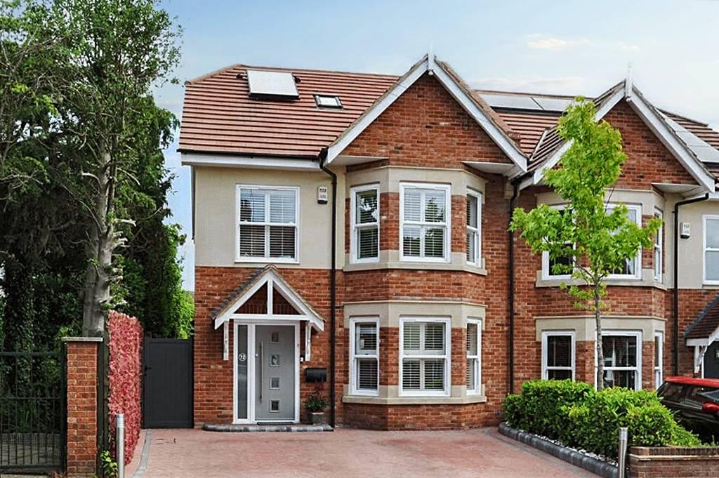 Burnham Road, LeighonSea, Essex, SS9 4 bed semidetached house for