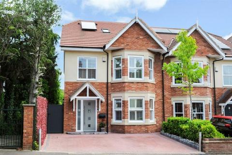 4 bedroom semi-detached house for sale, Burnham Road, Leigh-on-Sea, Essex, SS9