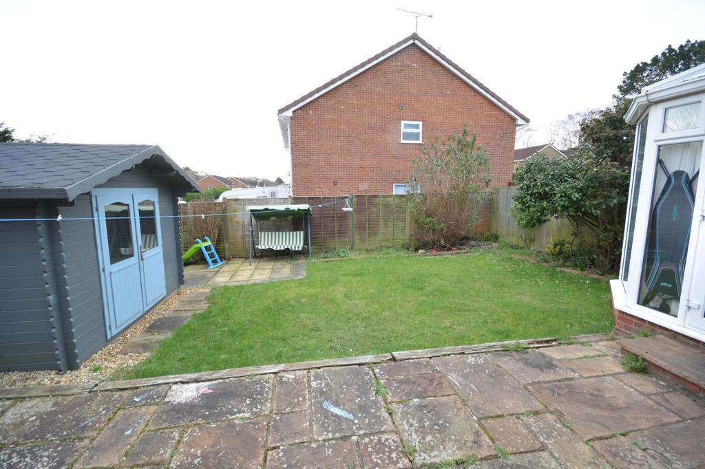 Lytchett Drive, Broadstone BH18 3 bed semidetached house for sale £