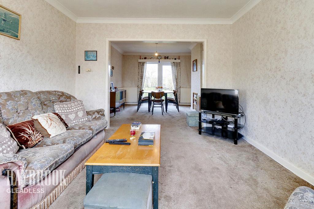 Arnold Avenue, Sheffield 4 bed semidetached house for sale £260,000