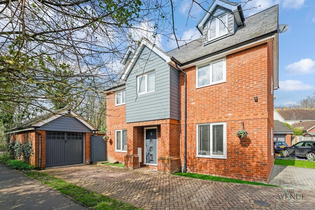 Southgate Crescent, Tiptree... 5 bed semidetached house for sale £
