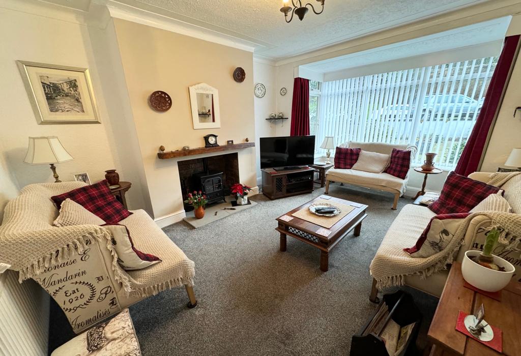 Nab Wood Drive, Nab Wood, Shipley, West Yorkshire 4 bed semidetached