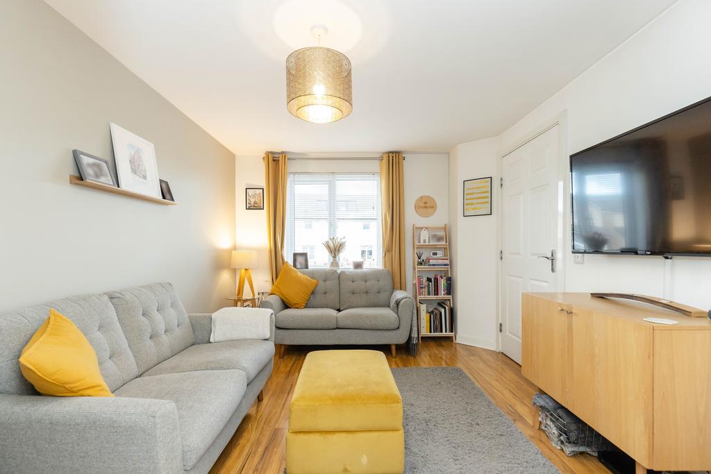 10 Old Row, Wallyford, EH21 8EP 3 bed townhouse for sale £230,000