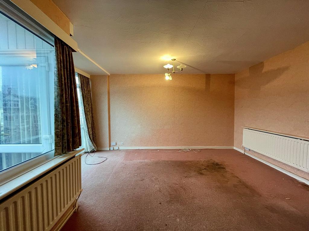 Marine Avenue, Whitley Bay, NE26 1 bed flat £72,000