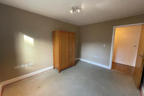 2 bedroom ground floor flat for sale, Dalmeny Way, Epsom, Surrey