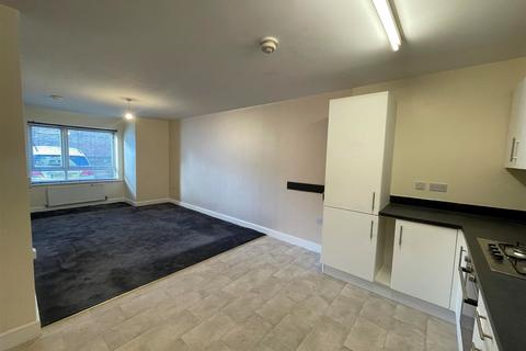 2 bedroom ground floor flat for sale - Dalmeny Way, Epsom, Surrey