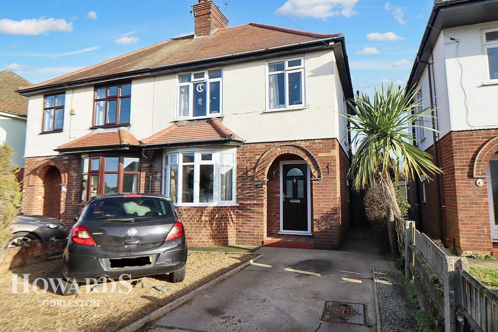 Middleton Road, Gorleston 3 bed semidetached house for sale £265,000