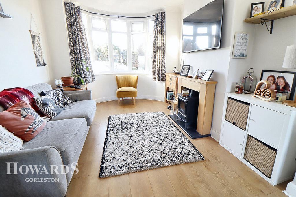 Middleton Road, Gorleston 3 bed semidetached house for sale £265,000