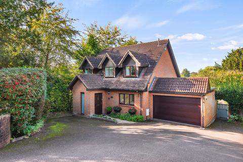 14 Elm Drive, Leatherhead, KT22 8EX