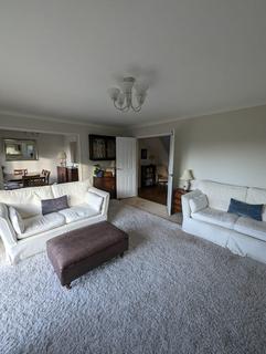 14 Elm Drive, Leatherhead, KT22 8EX