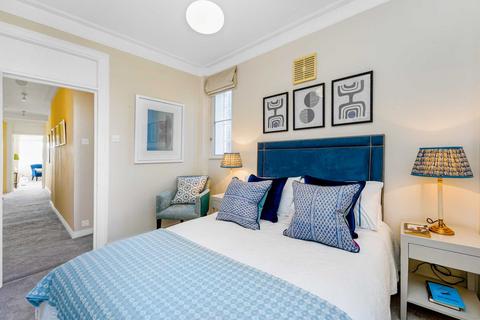 2 bedroom apartment for sale, Chelsea Manor Gardens, Chelsea SW3