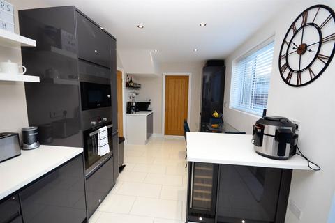 17 Cherrytree Drive, Whickham, Newcastle Upon Tyne, NE16 4TQ