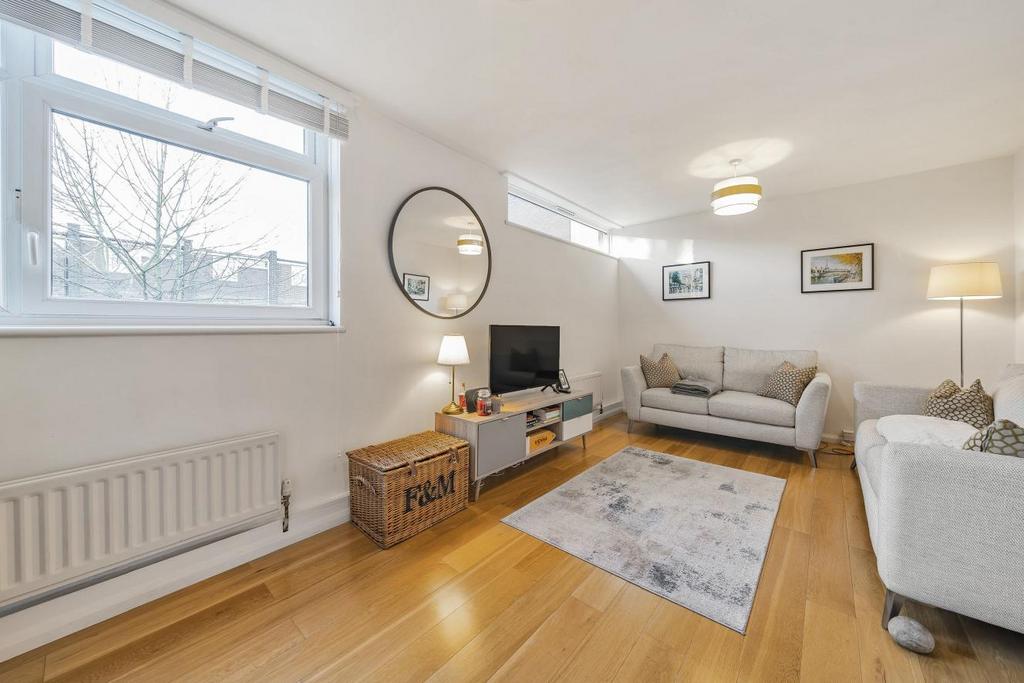 Cloudesdale Road, Balham 2 bed flat for sale £500,000