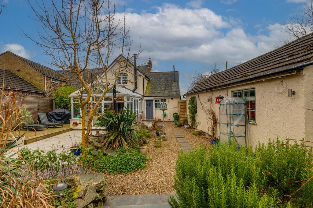 Ashby Road, Markfield, LE67 3 bed cottage for sale £485,000